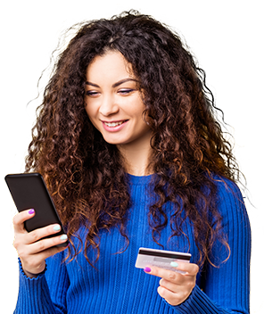 Mujer con Celular - beneficios Tarjeta de Crédito